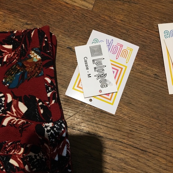 2 LulaRoe Cassie skirts NWT - Picture 2 of 2